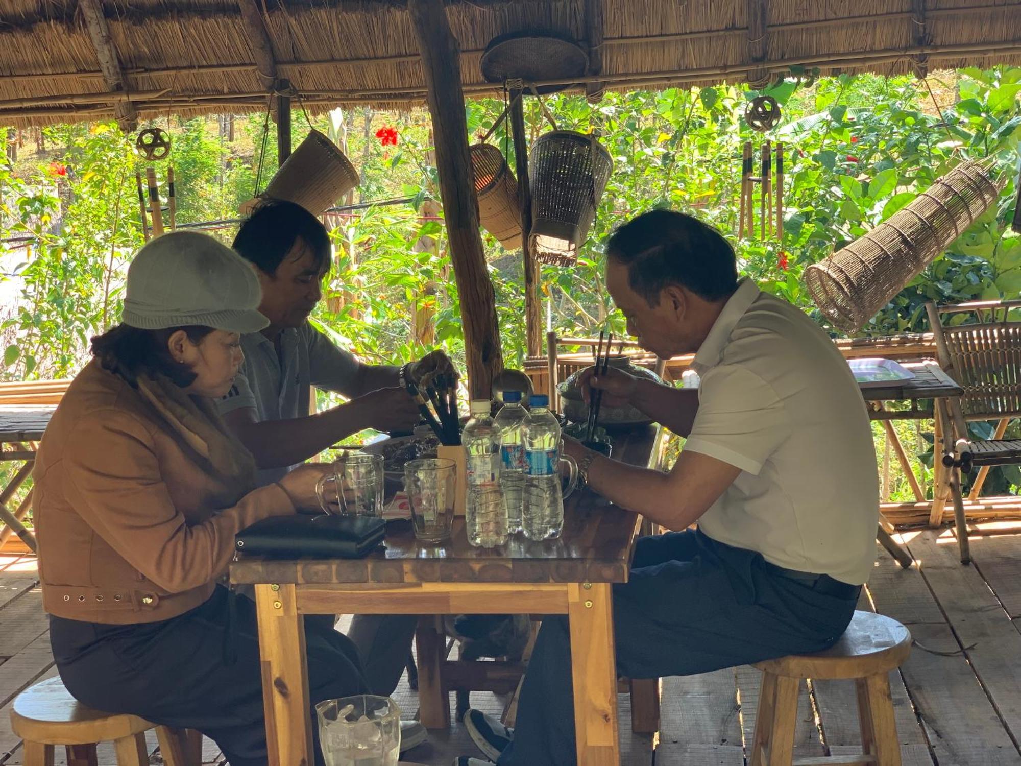Khu Du Lich Sinh Thai, Nghi Duong Homestay Hoang Anh - Kon Xom Luh Kon Tum Exterior photo